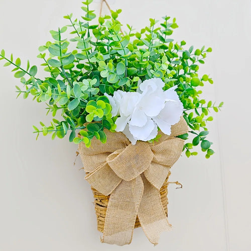 couronne de printemps en eucalyptus et fleurs blanches décorative - vue 7 sur 9