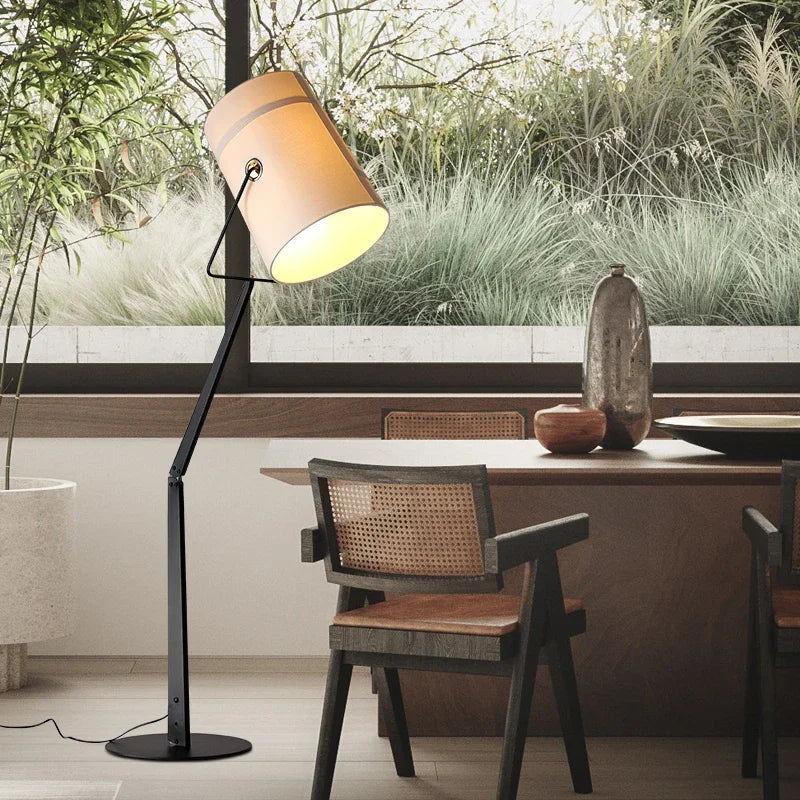 LED-Stehleuchte mit drehbarem italienischem Design - vue 4 sur 8