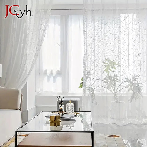 Voilage tulle a motifs rayures style moderne salon