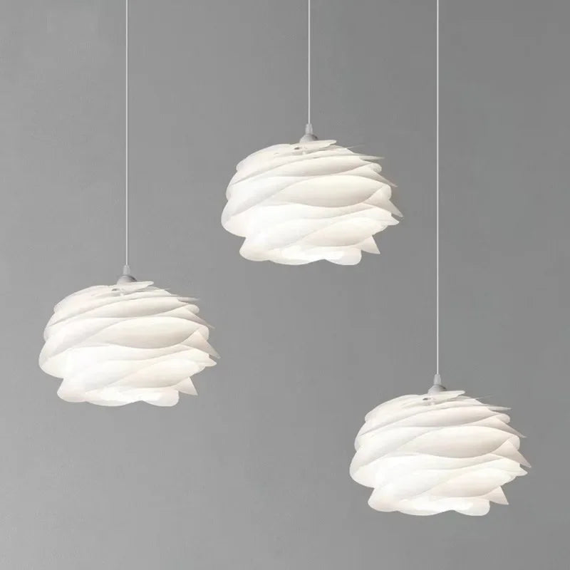 suspension en forme de rose pour ambiance romantique