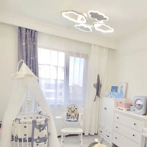 Plafonnier LED suspendu en forme de nuage