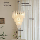 Pendelleuchte aus farbigem Glas mit dekorativem Blatt für ein stilvolles Interieur