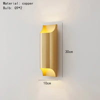 Moderne LED-Wandleuchte aus Messing im minimalistischen Design