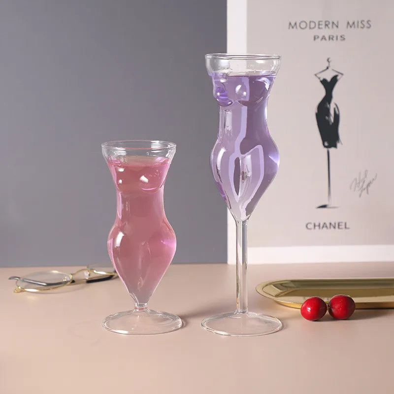 Verre cocktail forme humaine original pour soirées festives