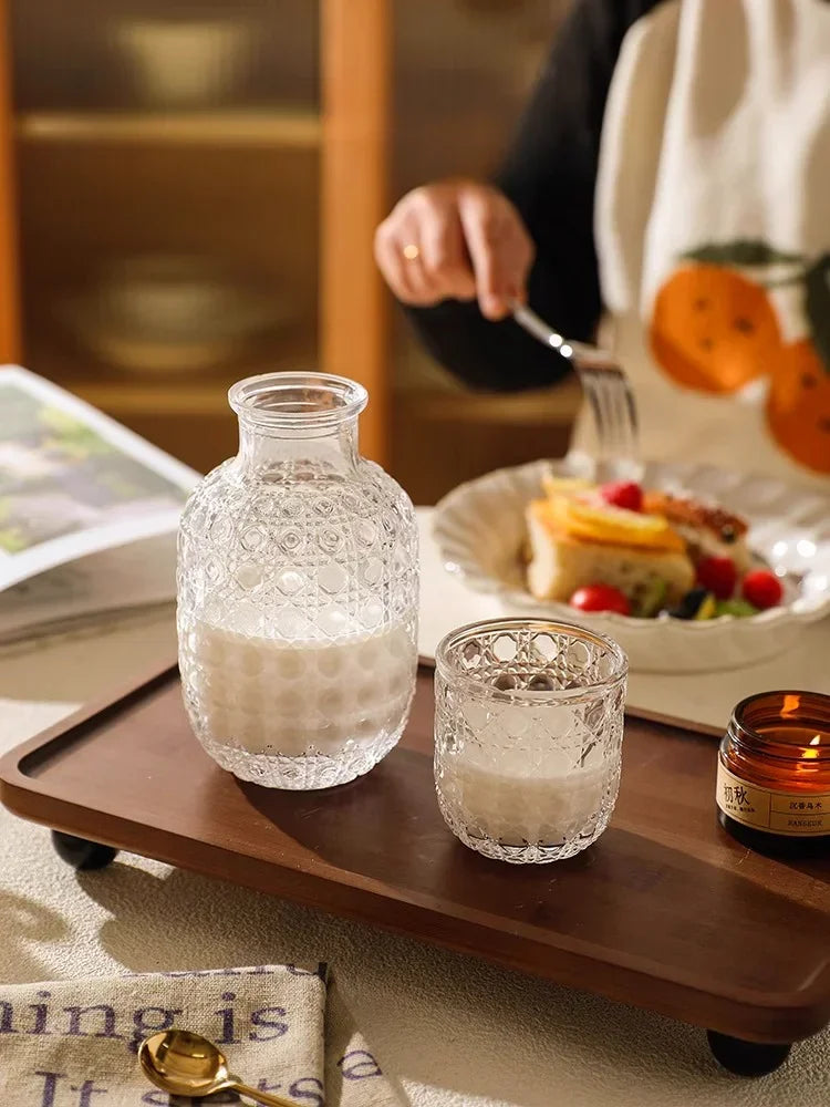 Carafe et verre relief retro vintage deco interieur