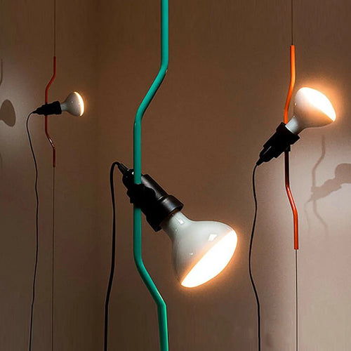 Verstellbare Stehleuchte aus Metall im Art-déco-Stil für modernes Interieur - vue 2 sur 15