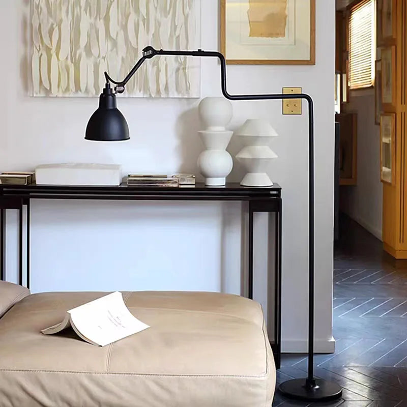 lampadaire rotatif à bras long en métal sur pied