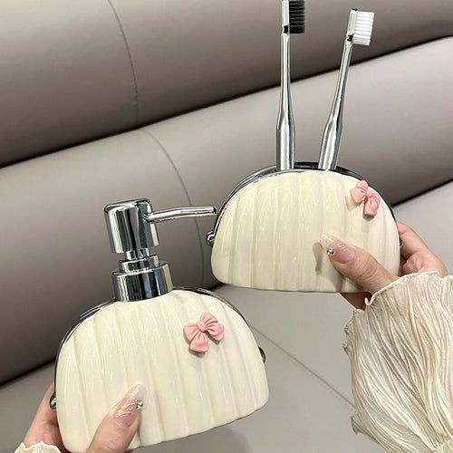 Nordic Ceramic Emulsion Bottle, Elegant Bag-Shaped Shampoo Dispenser, Exquisite Soap Bottle, Bathroom Accessories - vue 9 sur 9