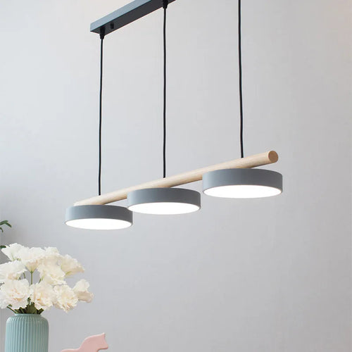 Nordischer Kronleuchter aus Massivholz mit integrierter LED