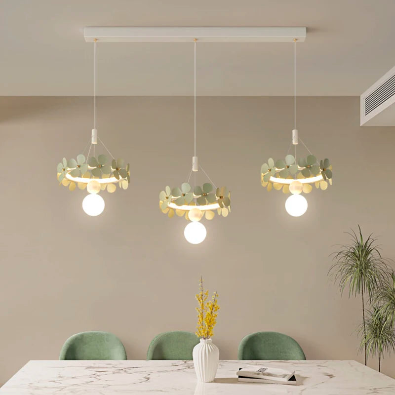 Minimalistische Pendelleuchte mit kreativem Blumenmotiv, modernes Design - vue 5 sur 10