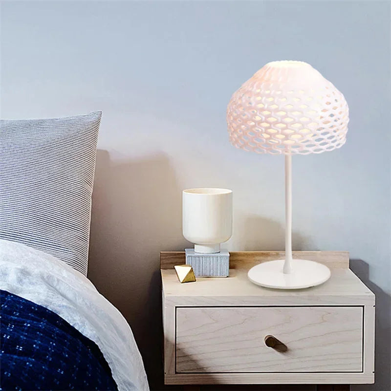 Italy Design Table Lamps Modern Hollow Lampshade Desk Light for Bedroom Living Room - vue 4 sur 8