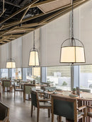 Goldene und schwarze Pendelleuchte für modernes japanisches Restaurant