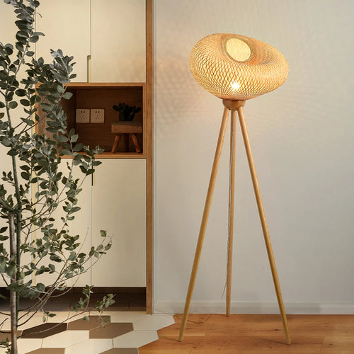 Japanischer Retro-Art Stehleuchte aus Bambus für elegantes Interieur
