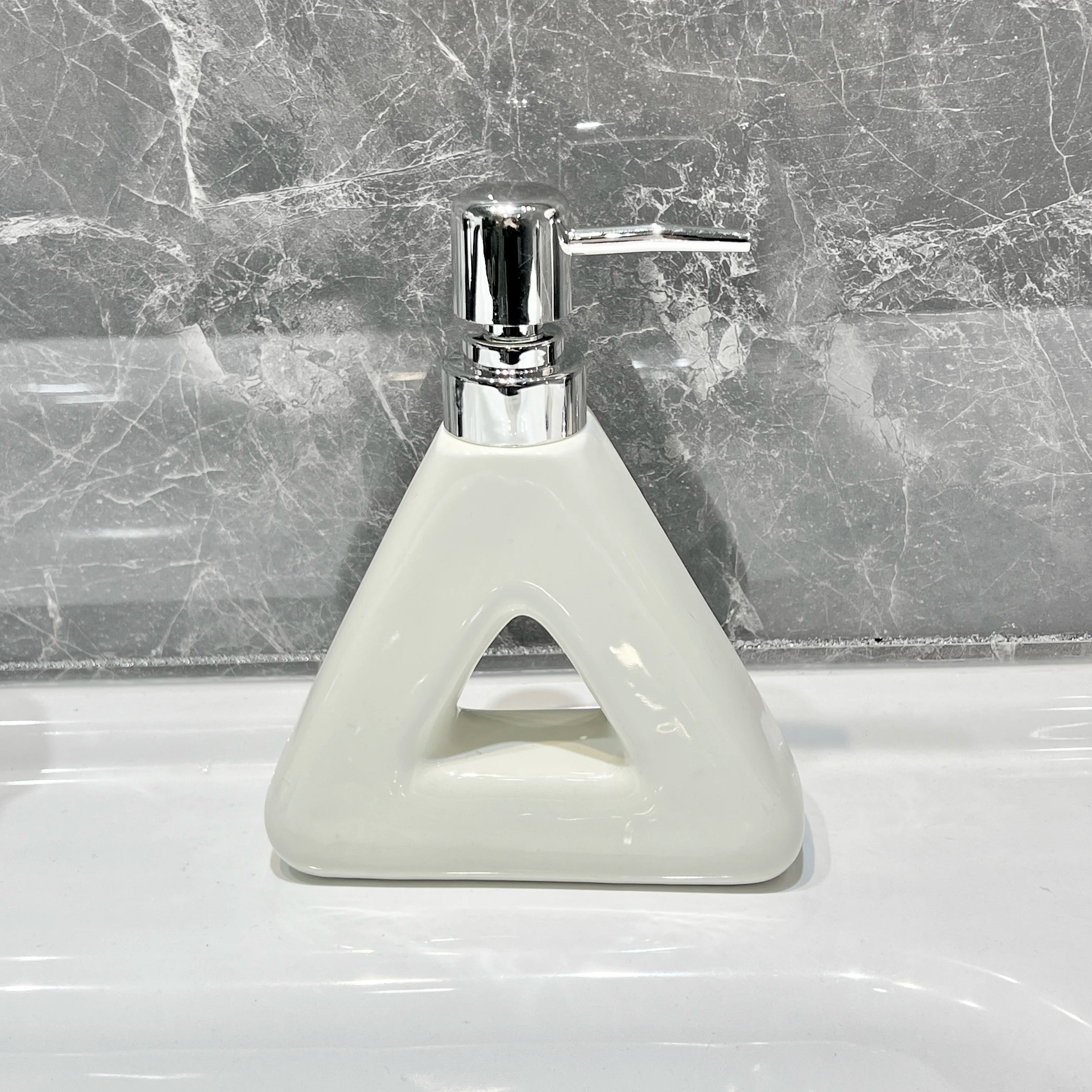 distributeur de savon céramique abstrait design pratique pour salle de bain - vue 10 sur 10