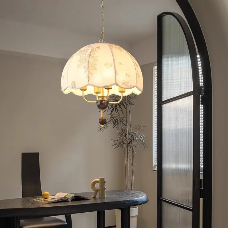 lustre médiéval français vintage en bois et tissu