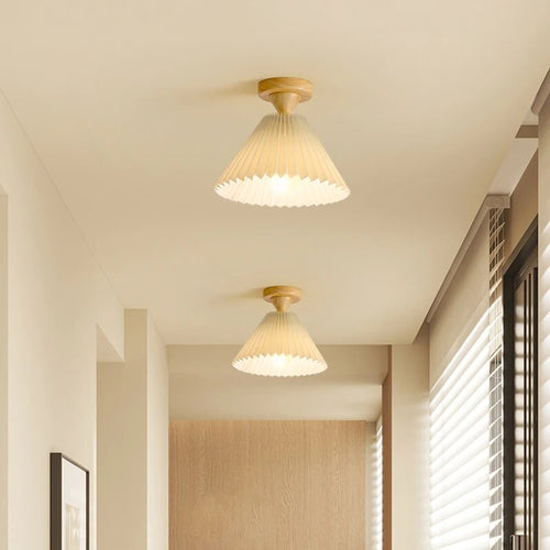 Moderne LED-Deckenleuchte aus Holz und plissiertem Stoff - vue 3 sur 11