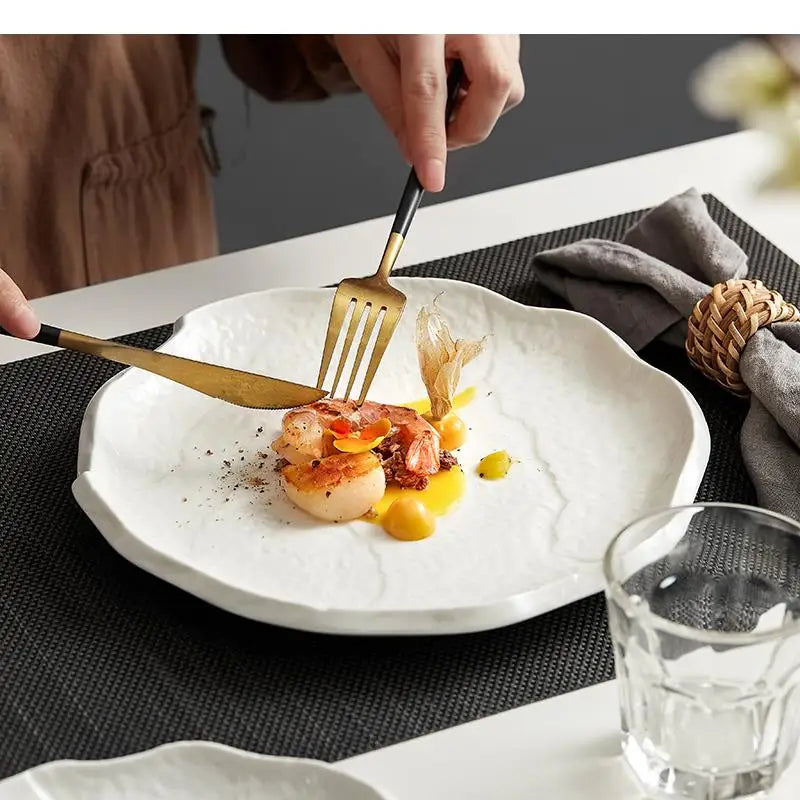 Assiettes céramique forme irrégulière style moderne cuisine