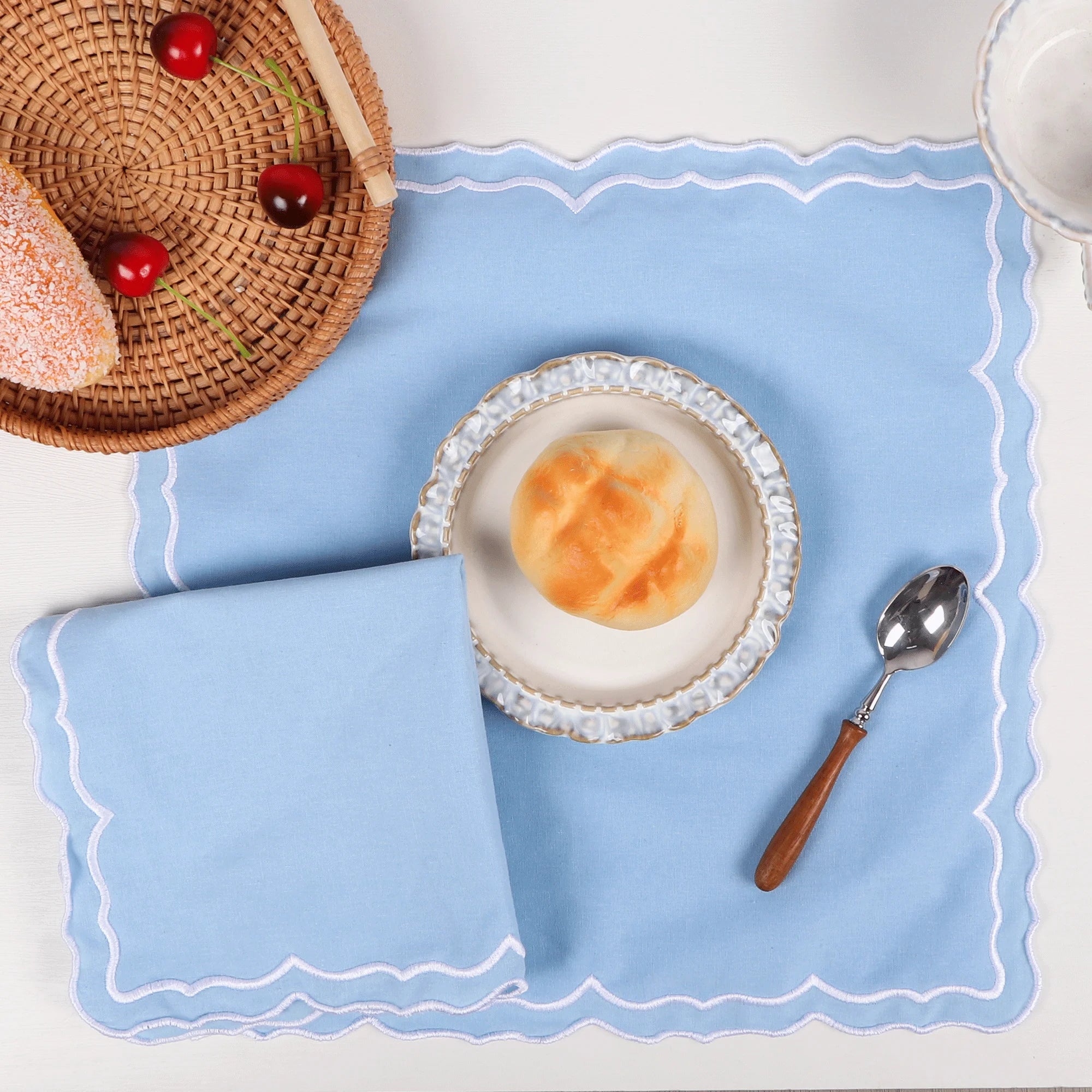 Serviette de table coton lotus brodé style champêtre - vue 6 sur 7