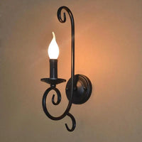 Rustikale LED-Wandleuchte aus Metall und Eisen