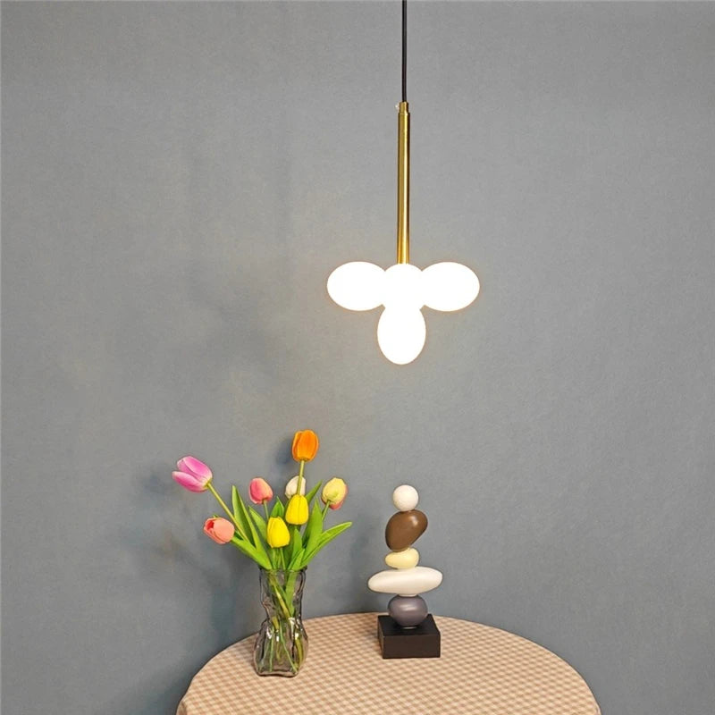 Minimalistischer Kronleuchter aus Glas in Ei-Form für moderne Beleuchtung - vue 3 sur 9
