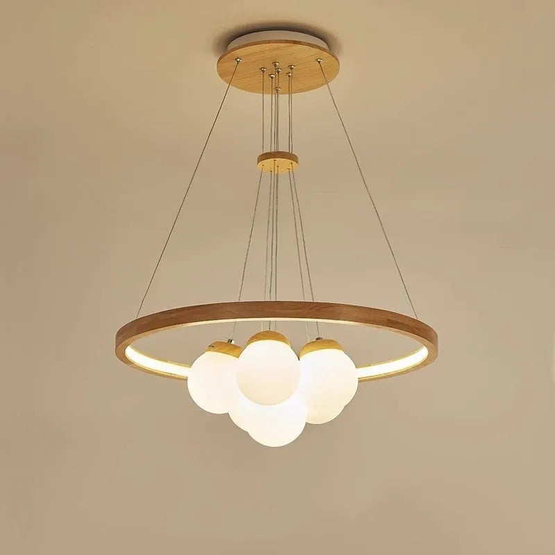 Lustre avec anneau en bois nordique