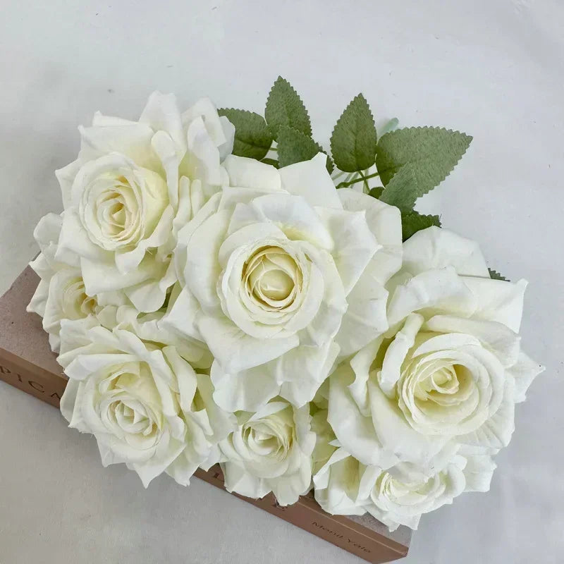 bouquet de roses artificielles en soie pour décoration festive - vue 9 sur 15