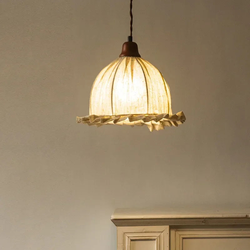 lustre en forme de bourgeon romantique en coton et lin - vue 4 sur 8