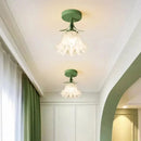 Moderner Deckenleuchte mit elegantem Design für blumige Innendekoration