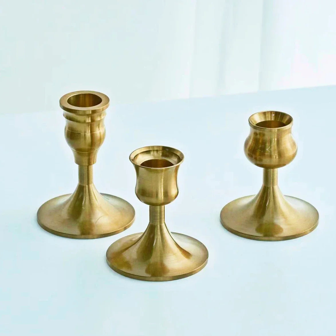kit de trois bougeoirs en laiton doré pour mariage et dîner - vue 17 sur 18