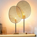 Stehleuchte aus geflochtenem Rattan im asiatischen Stil für modernes Interieur
