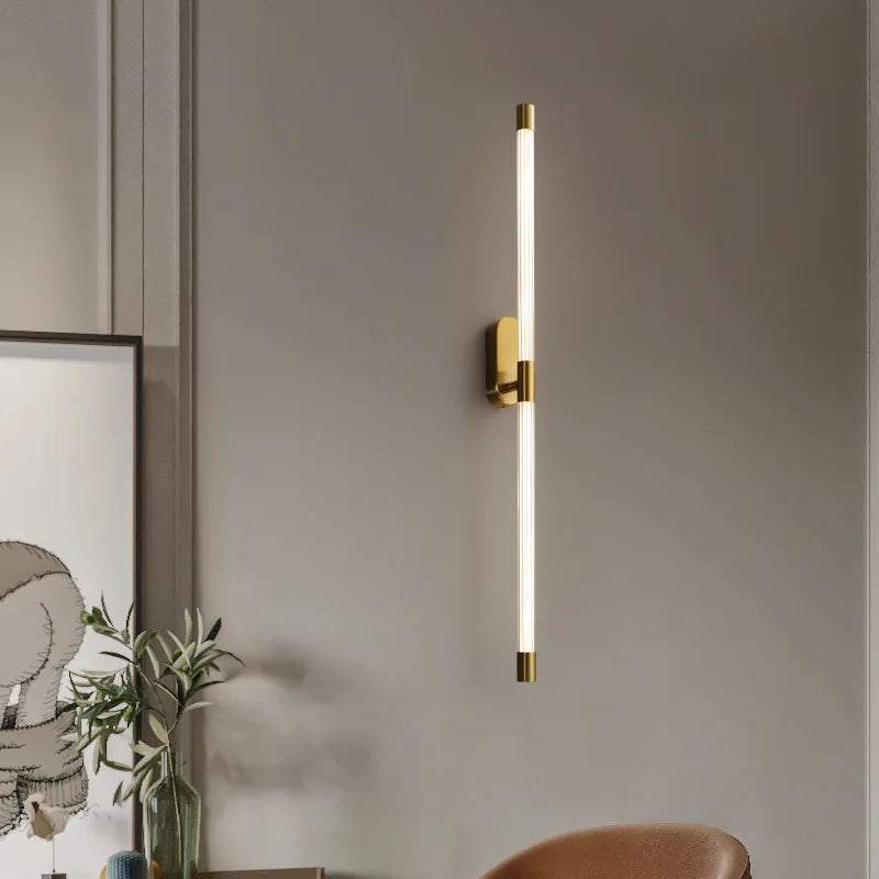 LED-Wandleuchte aus Acryl mit metallischem Dimmer im minimalistischen Design - vue 3 sur 10
