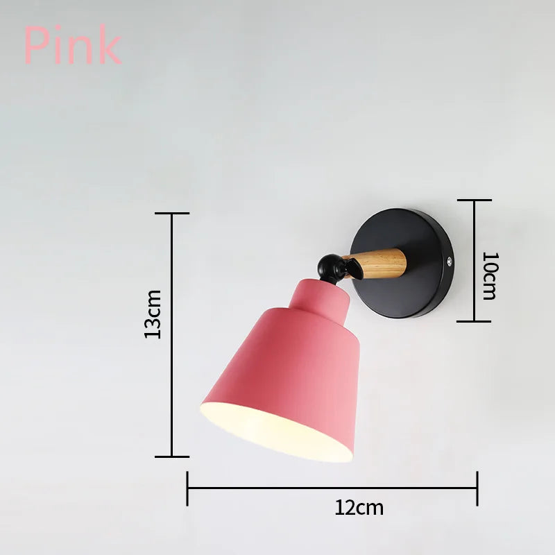 Nordische Wandleuchte aus Massivholz mit kreativ-minimalistischem Design