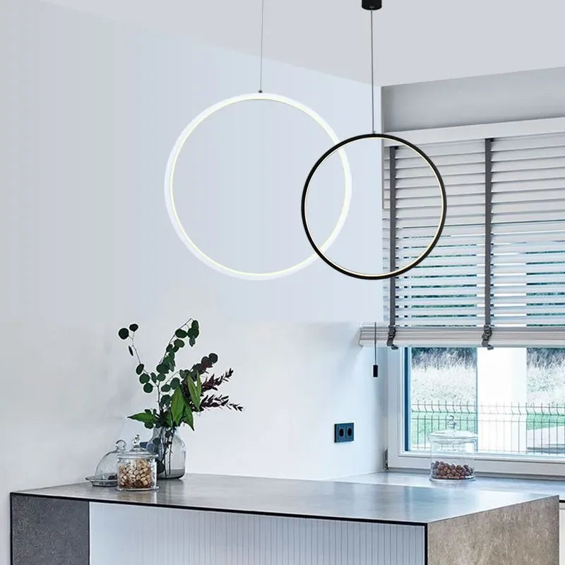 Minimalistischer Kronleuchter in Kreisform für moderne Innenräume - vue 6 sur 18