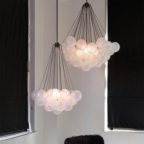 Moderner Glas-Kronleuchter mit LED-Kugeln für die Dekoration - vue 4 sur 10