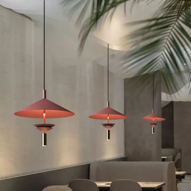 Postmoderne minimalistische Pendelleuchte in Ufo-Form - vue 3 sur 10