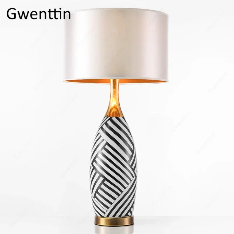 Moderne Tischlampe aus Keramik mit Zebramuster für Innendekoration - vue 4 sur 7