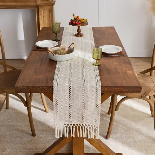Chemin de table bohème beige tissé pompons géométriques - vue 6 sur 7