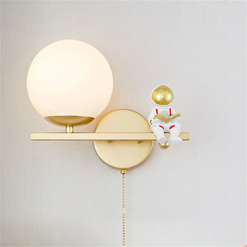 LED-Wandleuchte Astronaut aus goldenem Glas für Kinderzimmer - vue 4 sur 8