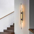Elegante LED-Wandleuchte Vertikal aus Eisen für den Innenbereich