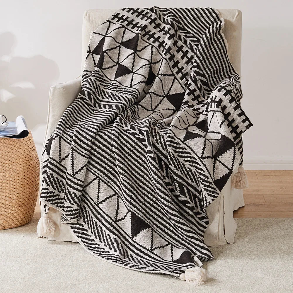 plaid tricoté bohème à rayures avec pompons déco - vue 4 sur 6