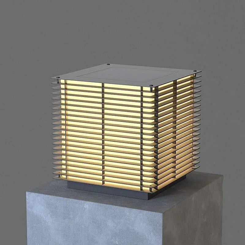 lampe de pelouse solaire moderne pour éclairage extérieur - vue 2 sur 12