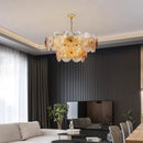 Moderner Glas-Kronleuchter mit elegantem LED-Design
