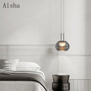 Moderne Pendelleuchte aus Glas für ein elegantes Interieur
