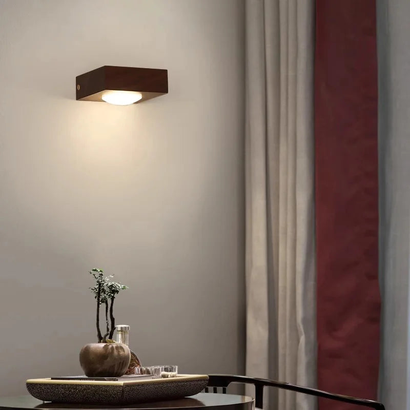 Walnut Wood Wall Light, Wabi-sabi Modern style, Wall Sconce lighting for Bedroom, Bedside, Living, Dining Room, Showcase - vue 5 sur 7