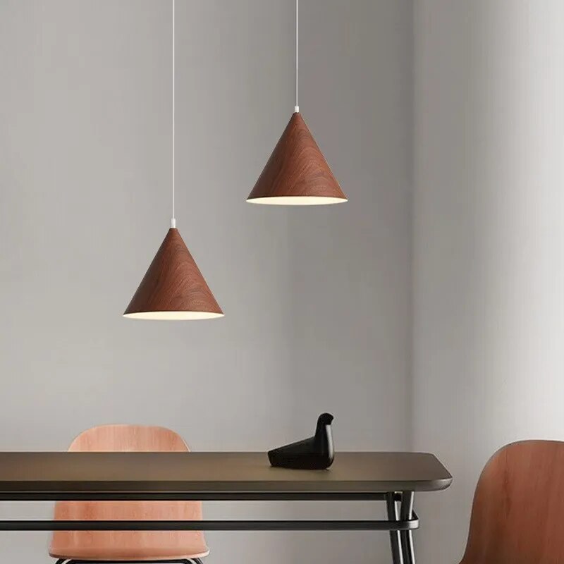 Moderne LED-Pendelleuchte aus massivem Nussbaumholz - vue 4 sur 10