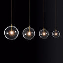 Moderne Pendelleuchte aus Glas für elegante Innendekoration