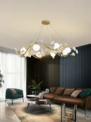 Kronleuchter mit Ginkgoblättern und dekorativer LED-Beleuchtung im modernen Design