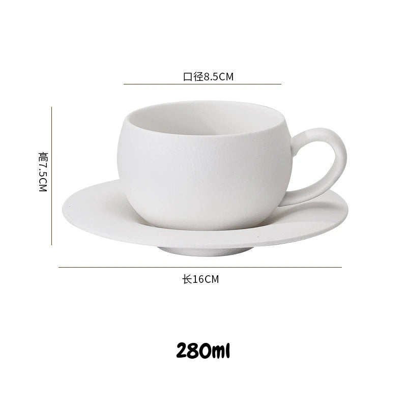 Mug céramique style pierre volcanique avec soucoupe minimaliste