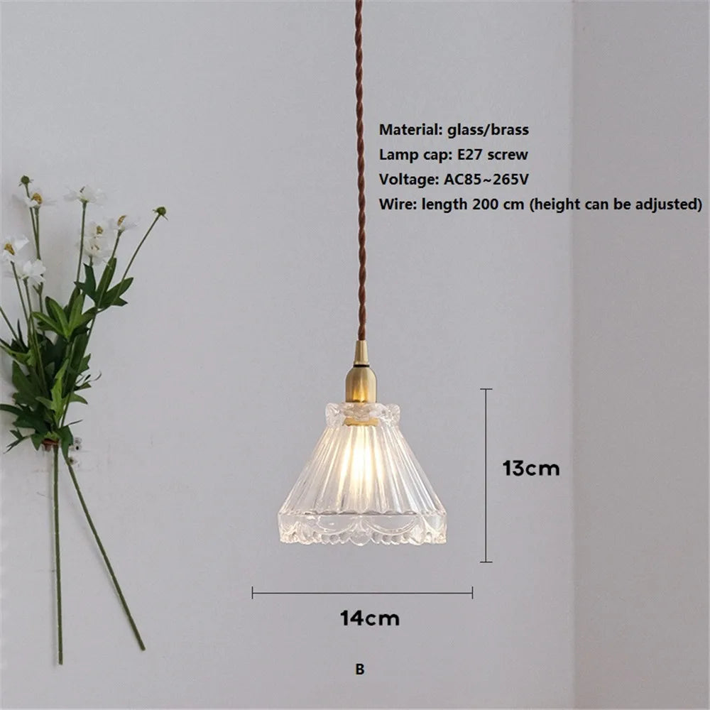 Vintage Kronleuchter aus Glas und Messing für die Innendekoration