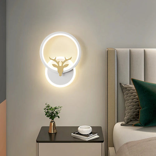 Moderne minimalistische Wandleuchte für Flure und Treppen